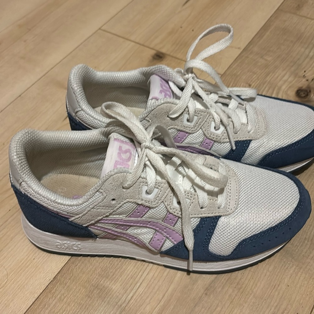 Women’s Asics Classic Lyte 5.5 - Picture 2 of 5
